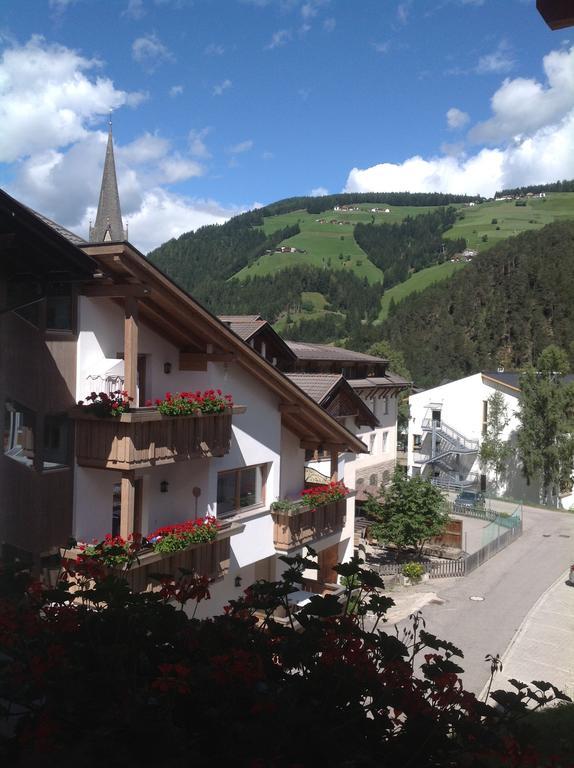 Garni Pineta Hotel San Martino in Badia Exterior photo
